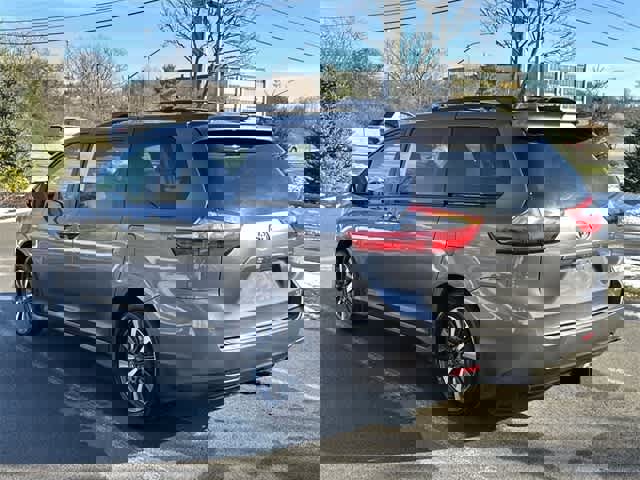 Used 2020 Toyota Sienna XLE image 34