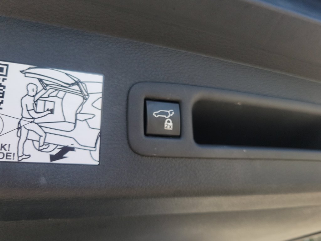 Used 2022 Toyota Sienna XLE FWD image 37