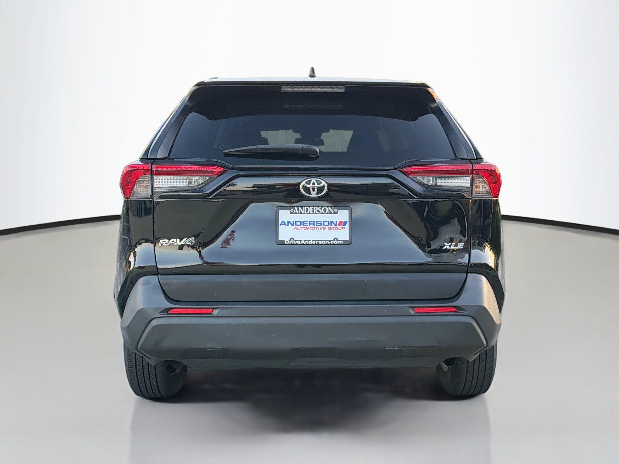 Used 2021 Toyota RAV4 XLE FWD image 6