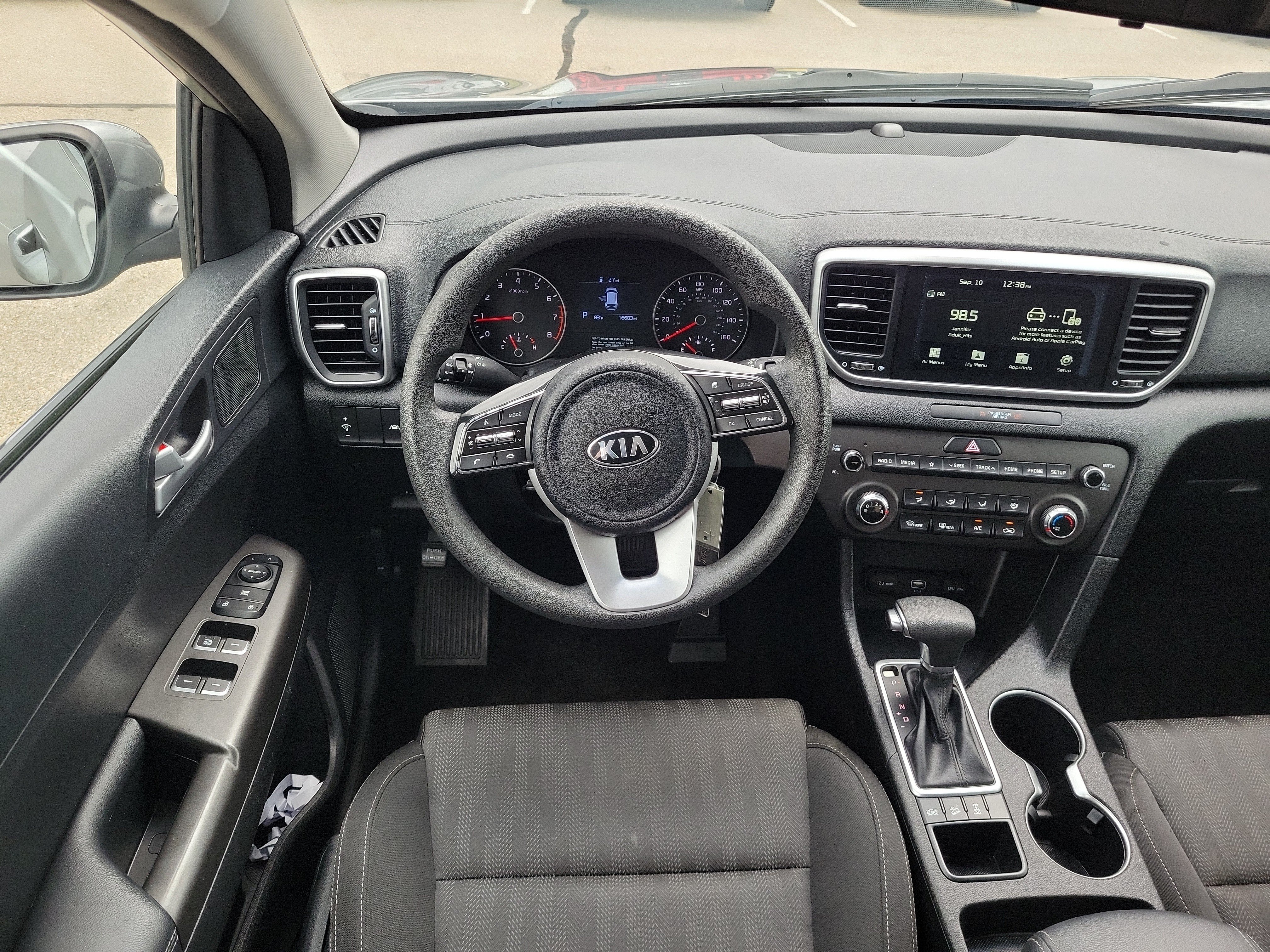Used 2020 Kia Sportage LX AWD/4WD image 9