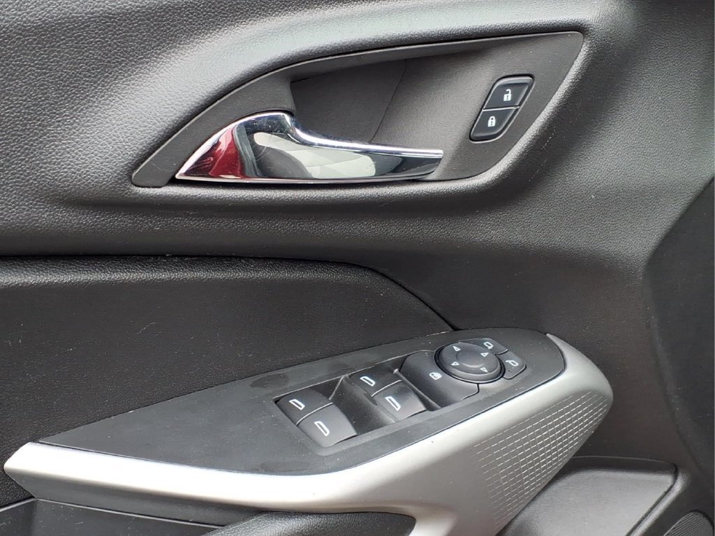 Used 2024 Chevrolet Trax LS w/ LS Convenience Package FWD image 14