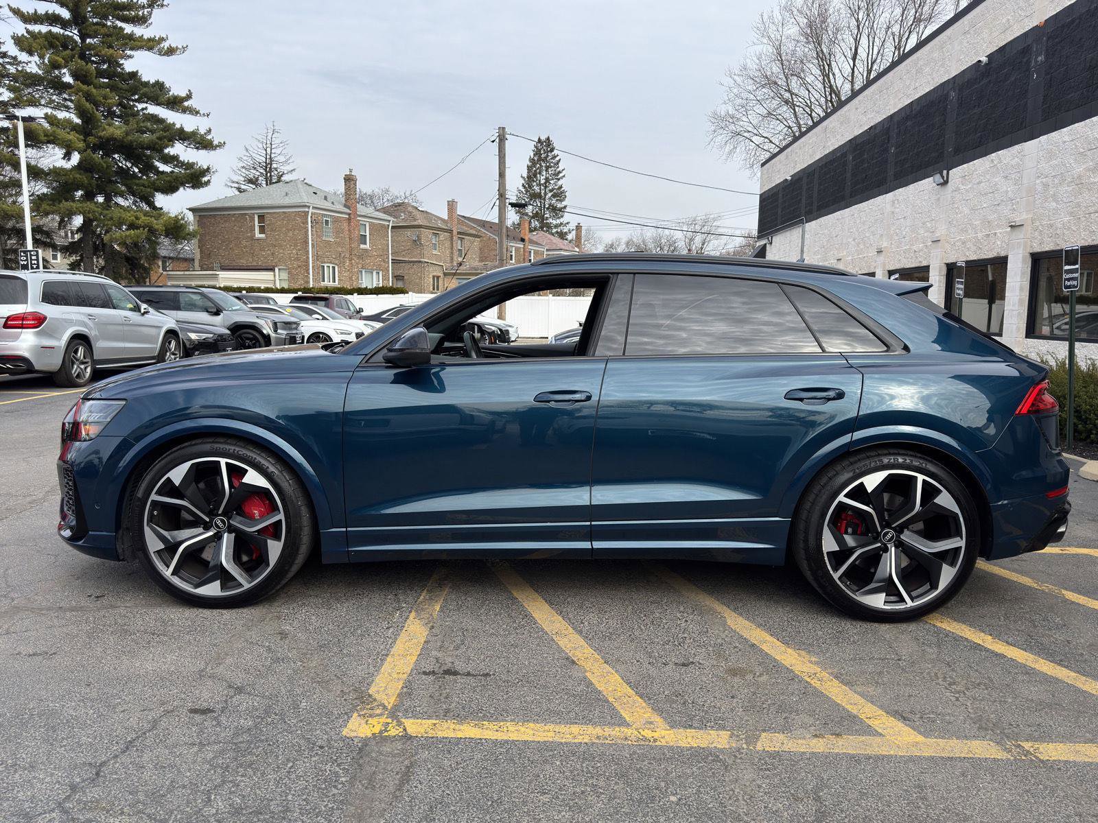 Used 2021 Audi RS Q8 w/ Black Optic Package image 8