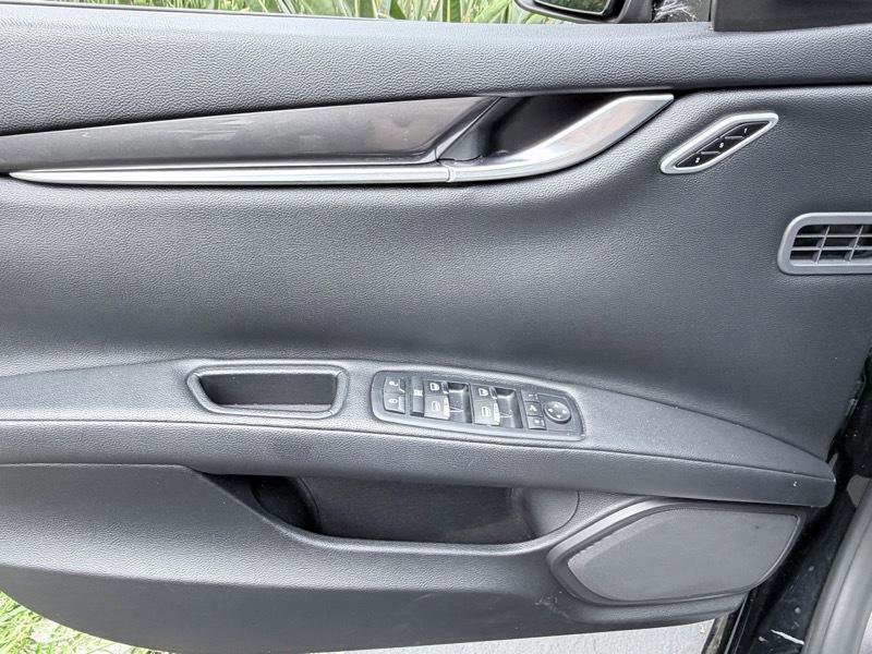 Used 2011 BMW 535i Sedan RWD image 4