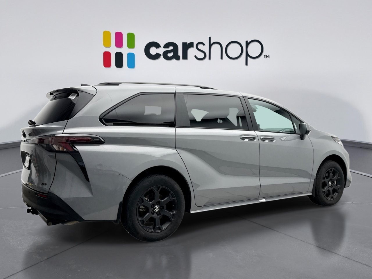 Used 2025 Toyota Sienna XLE Woodland Edition AWD/4WD image 5
