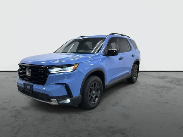 Used 2025 Honda Pilot TrailSport image 7