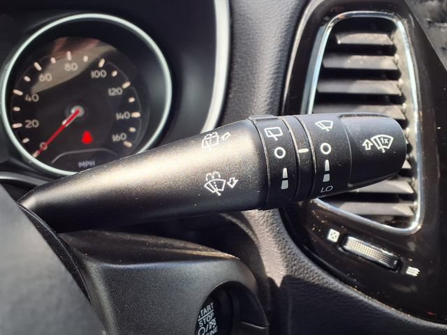 Used 2019 Jeep Compass Latitude FWD image 16
