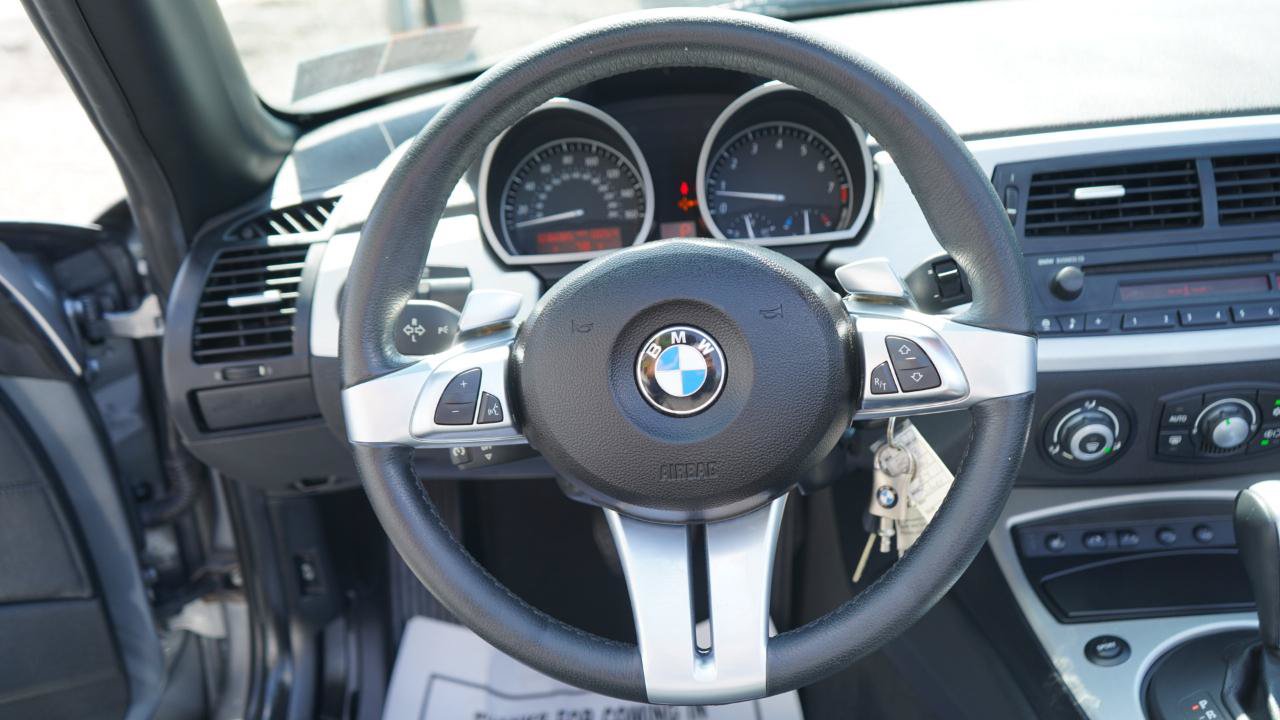 Used 2008 BMW Z4 3.0i w/ Premium Pkg RWD image 74