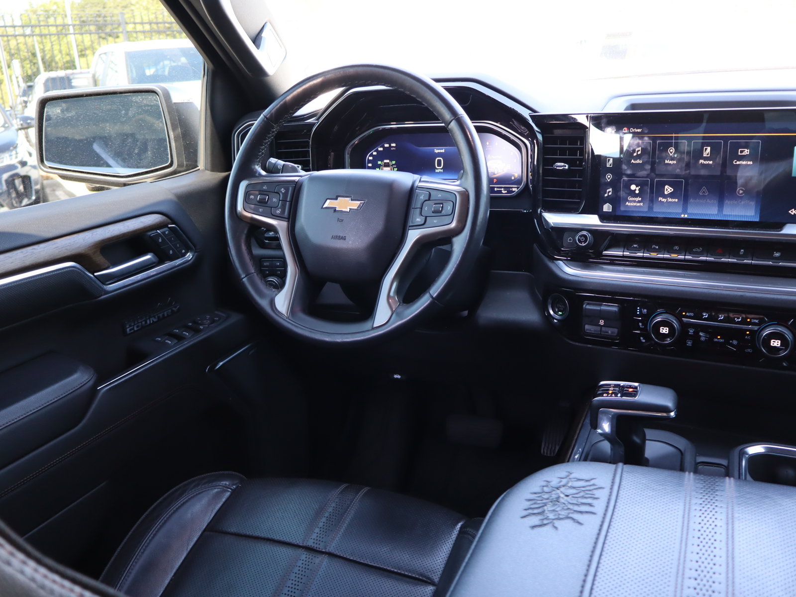 Used 2023 Chevrolet Silverado 1500 High Country w/ Technology Package AWD/4WD image 15