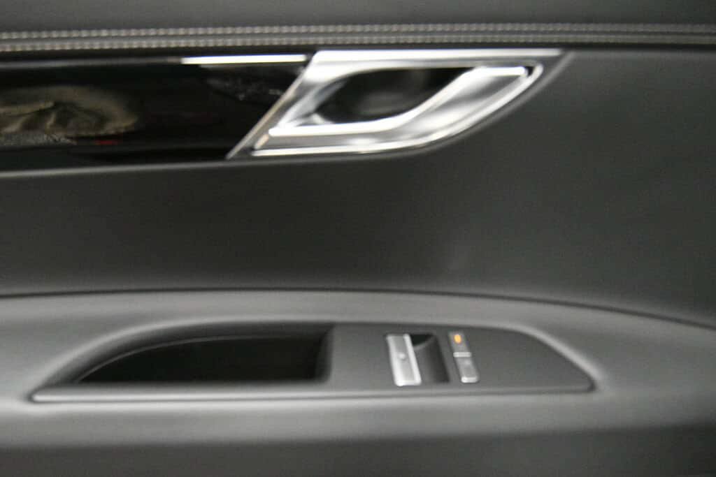 Used 2025 Genesis GV80 2.5T Standard AWD/4WD image 23