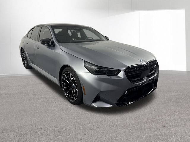 Used 2026 BMW M5 w/ Executive Package image 3