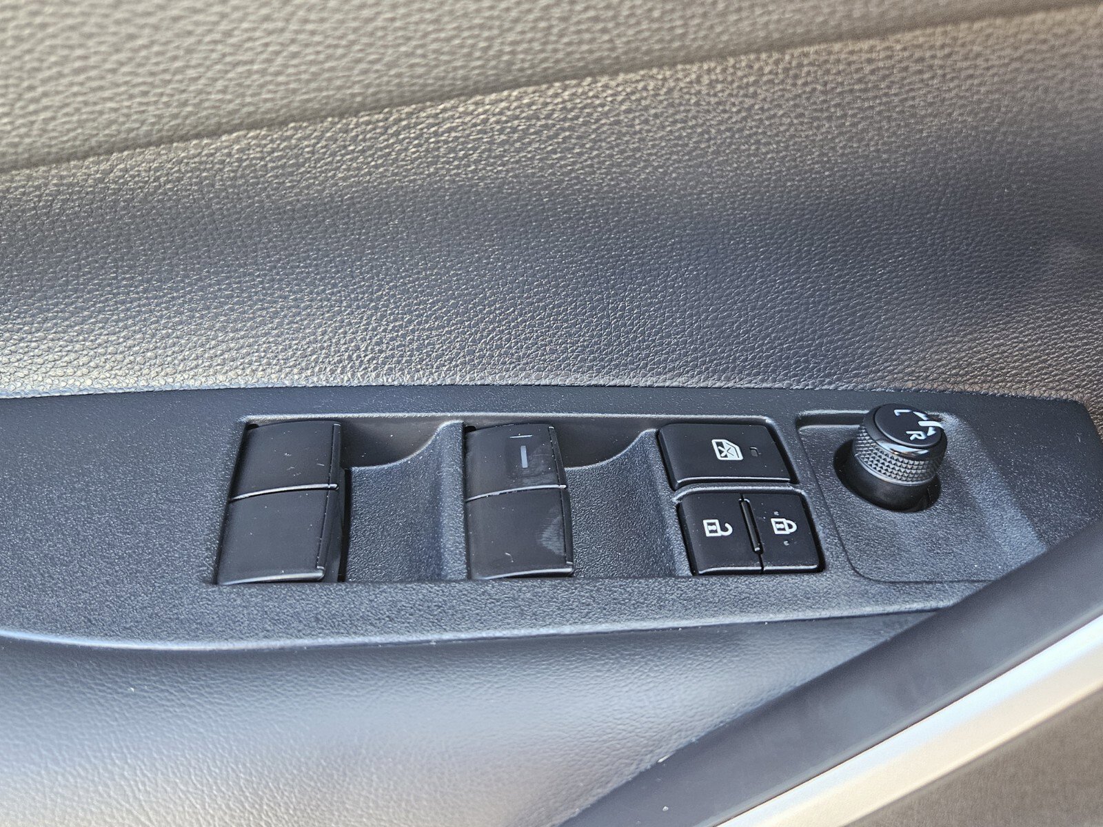 Certified 2025 Toyota Corolla SE image 13