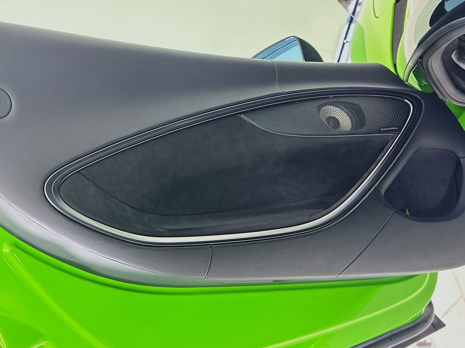 Used 2025 McLaren Artura image 15