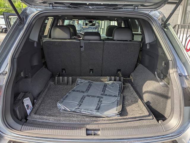 Used 2023 Volkswagen Tiguan SE R-Line AWD/4WD image 15