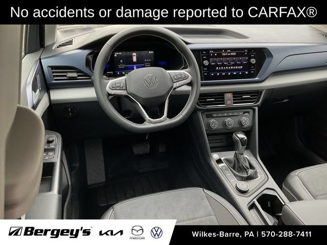 Used 2022 Volkswagen Taos SE AWD/4WD image 2