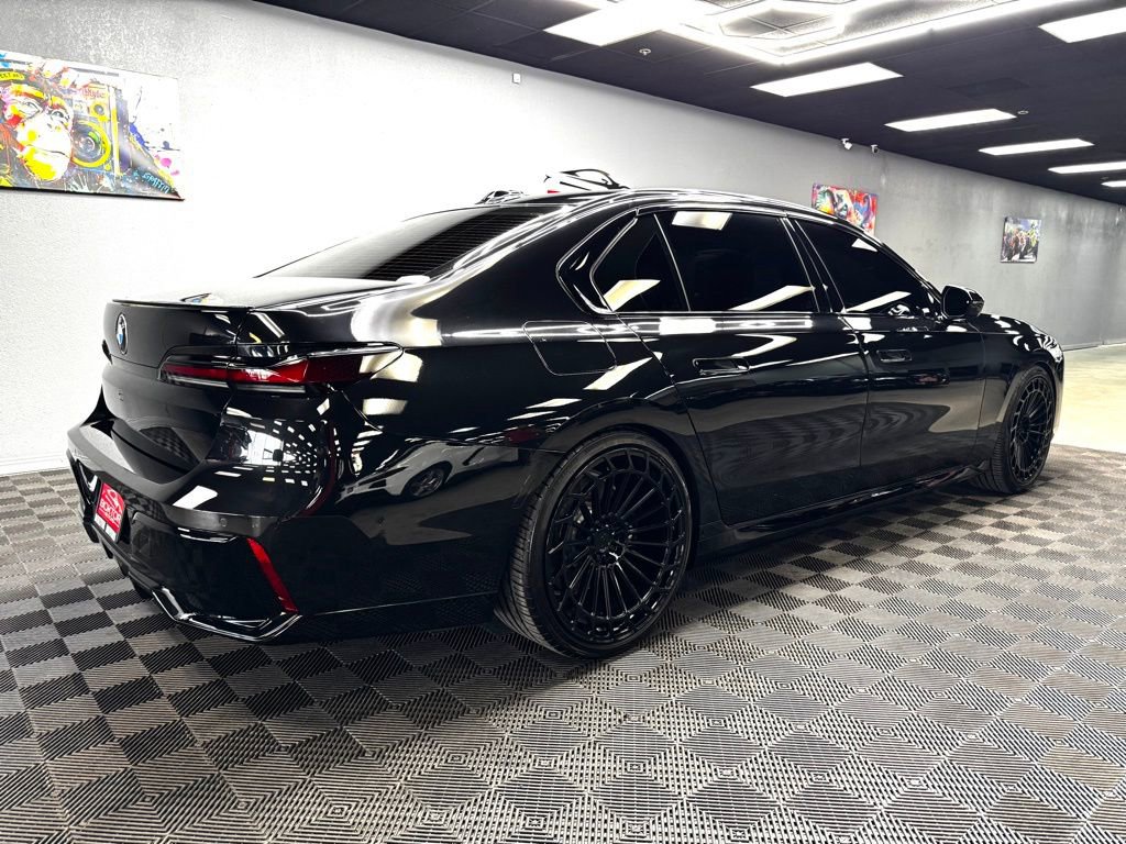 Used 2025 BMW 740i w/ Premium Package image 15