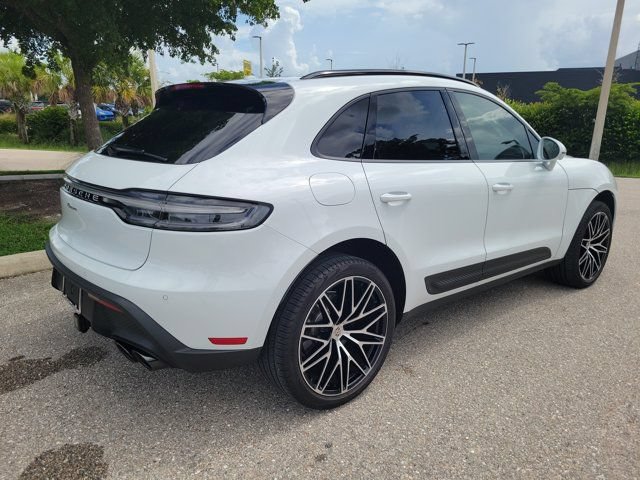 Used 2024 Porsche Macan AWD/4WD image 7