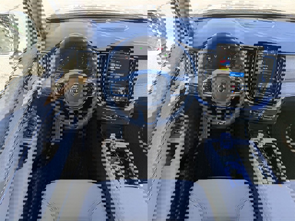 New 2026 Volvo XC90 T8 Plus w/ Protection Package Premier image 21