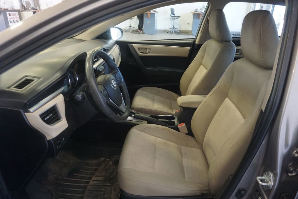 Used 2015 Toyota Corolla LE FWD image 14