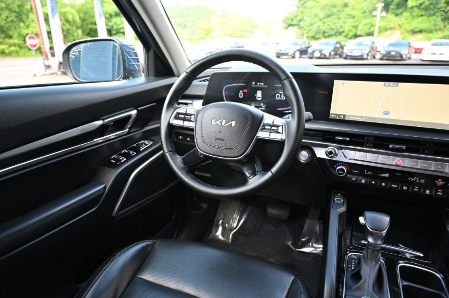 Used 2025 Kia Telluride S FWD image 13