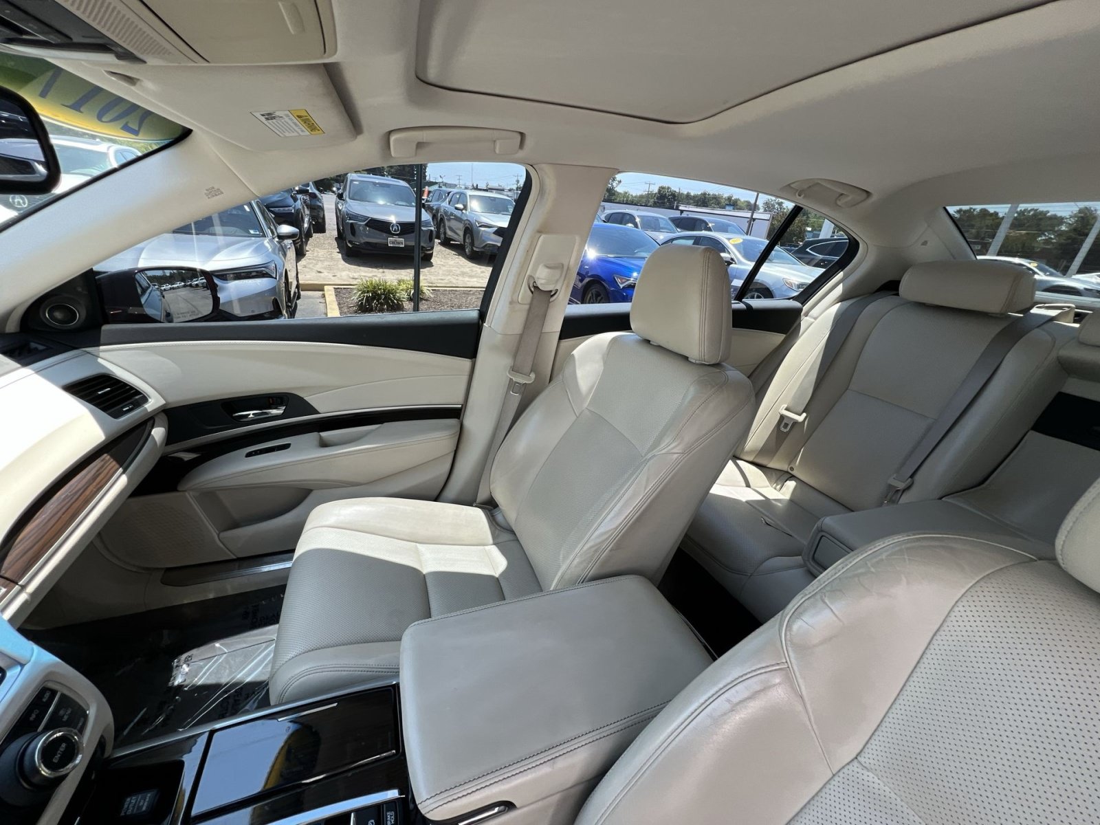 Used 2017 Acura RLX w/ Technology Package FWD image 3