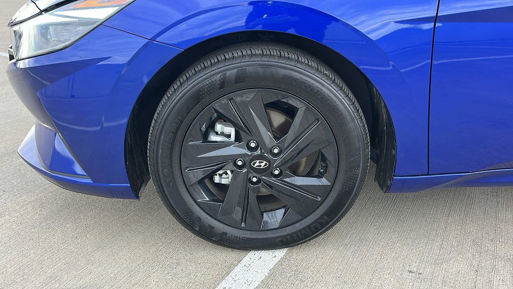 Used 2023 Hyundai Elantra SEL image 6