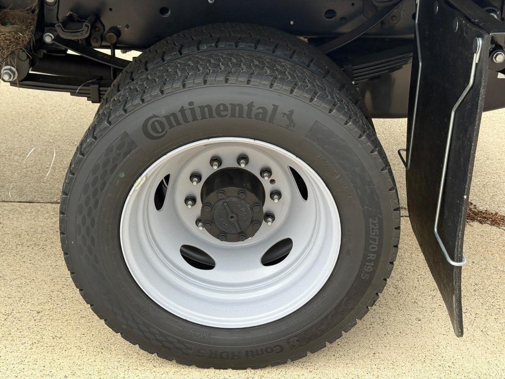 New 2025 Ford F450 XL w/ XL Chrome Package AWD/4WD image 6