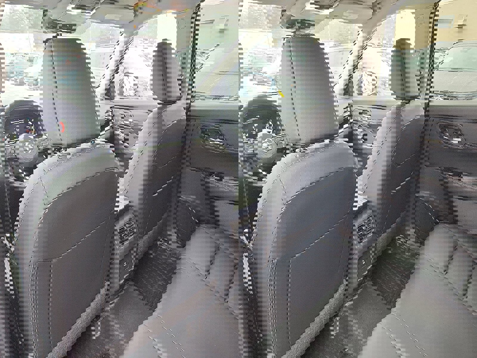 Used 2024 Nissan Rogue SL image 24