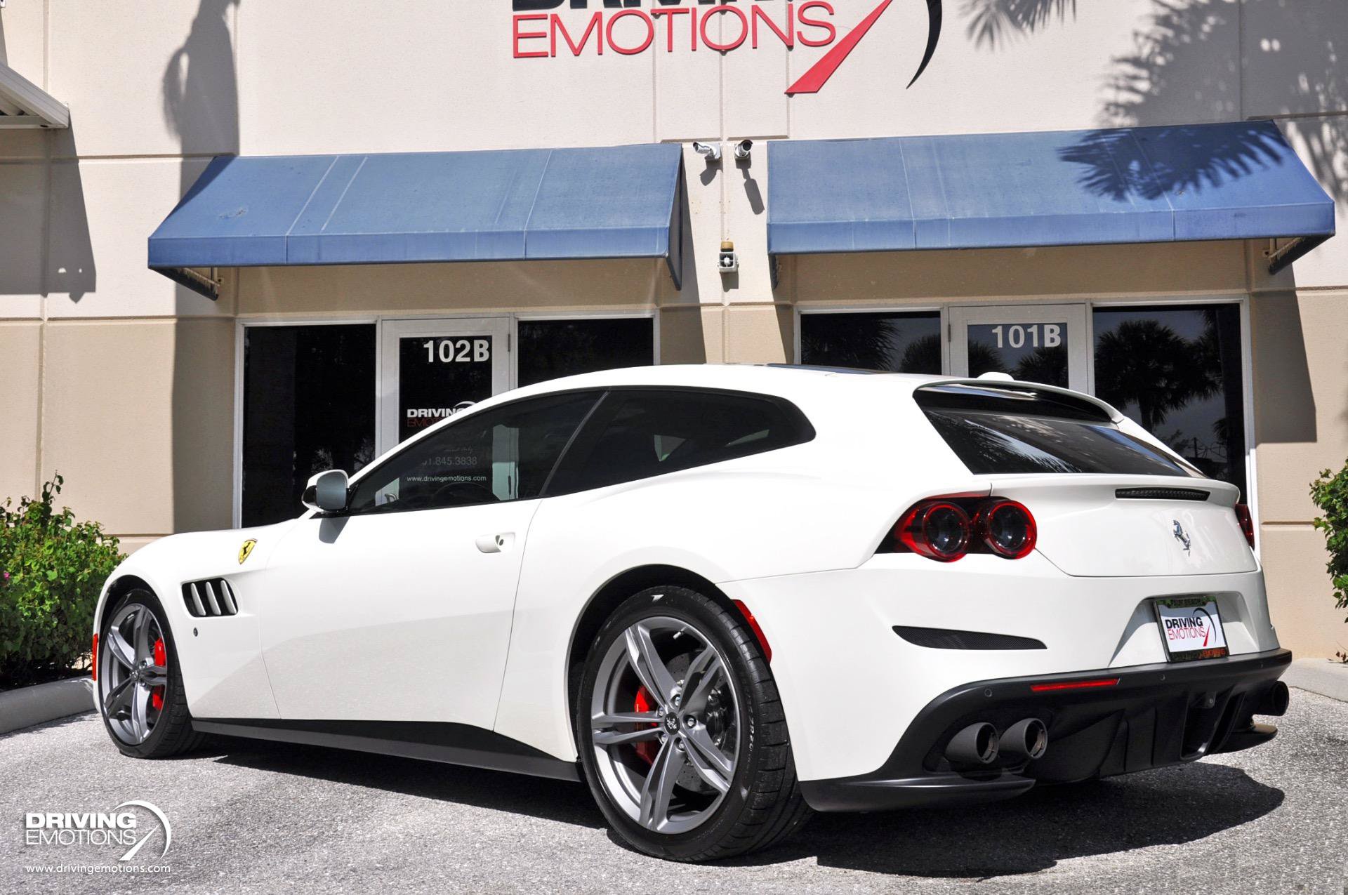 Used 2017 Ferrari GTC4Lusso AWD/4WD image 27