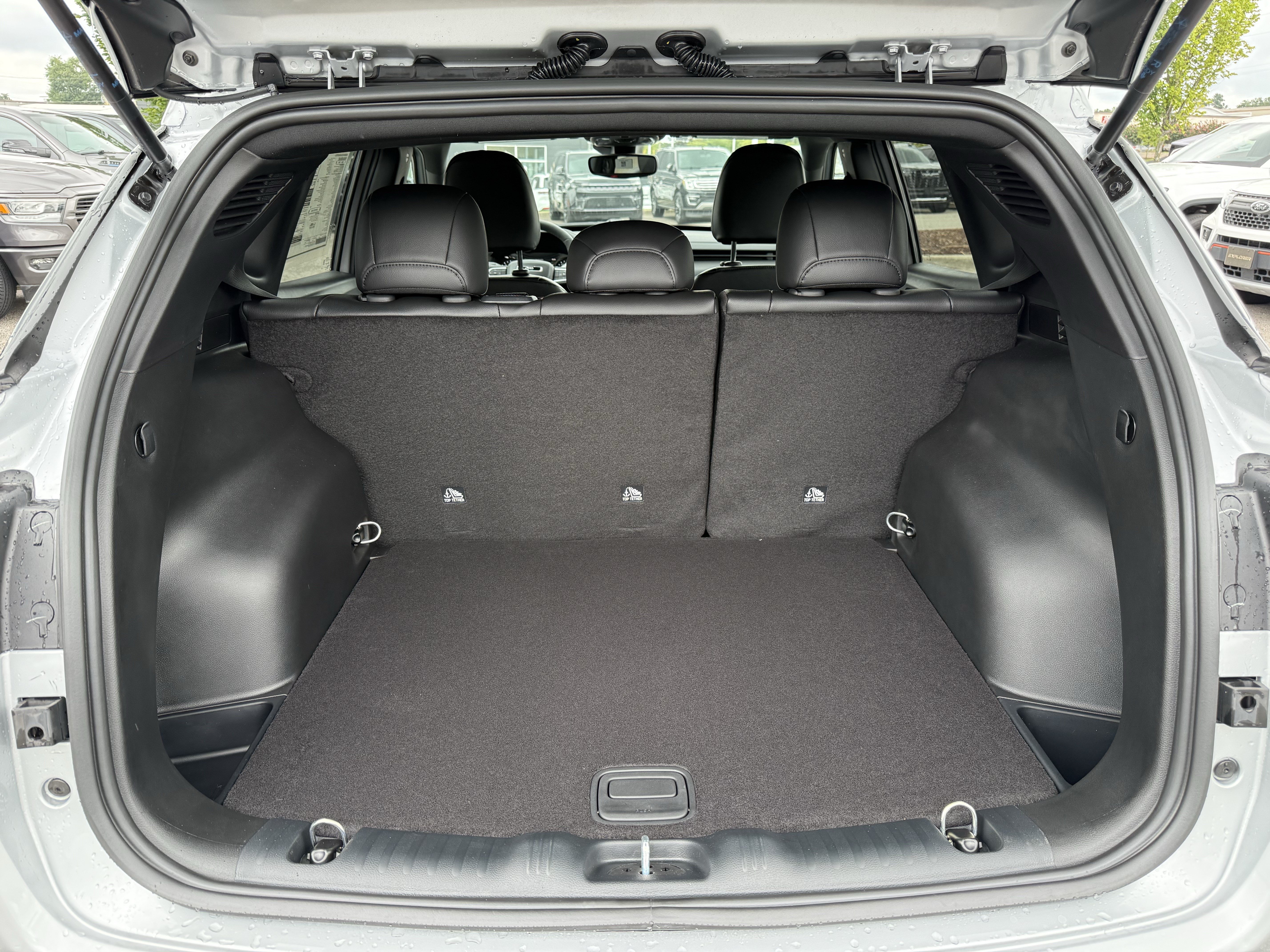 New 2026 Jeep Compass Latitude AWD/4WD image 32