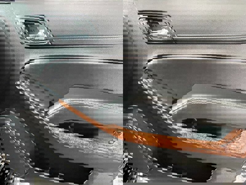 Used 2020 Chevrolet Suburban Premier image 34