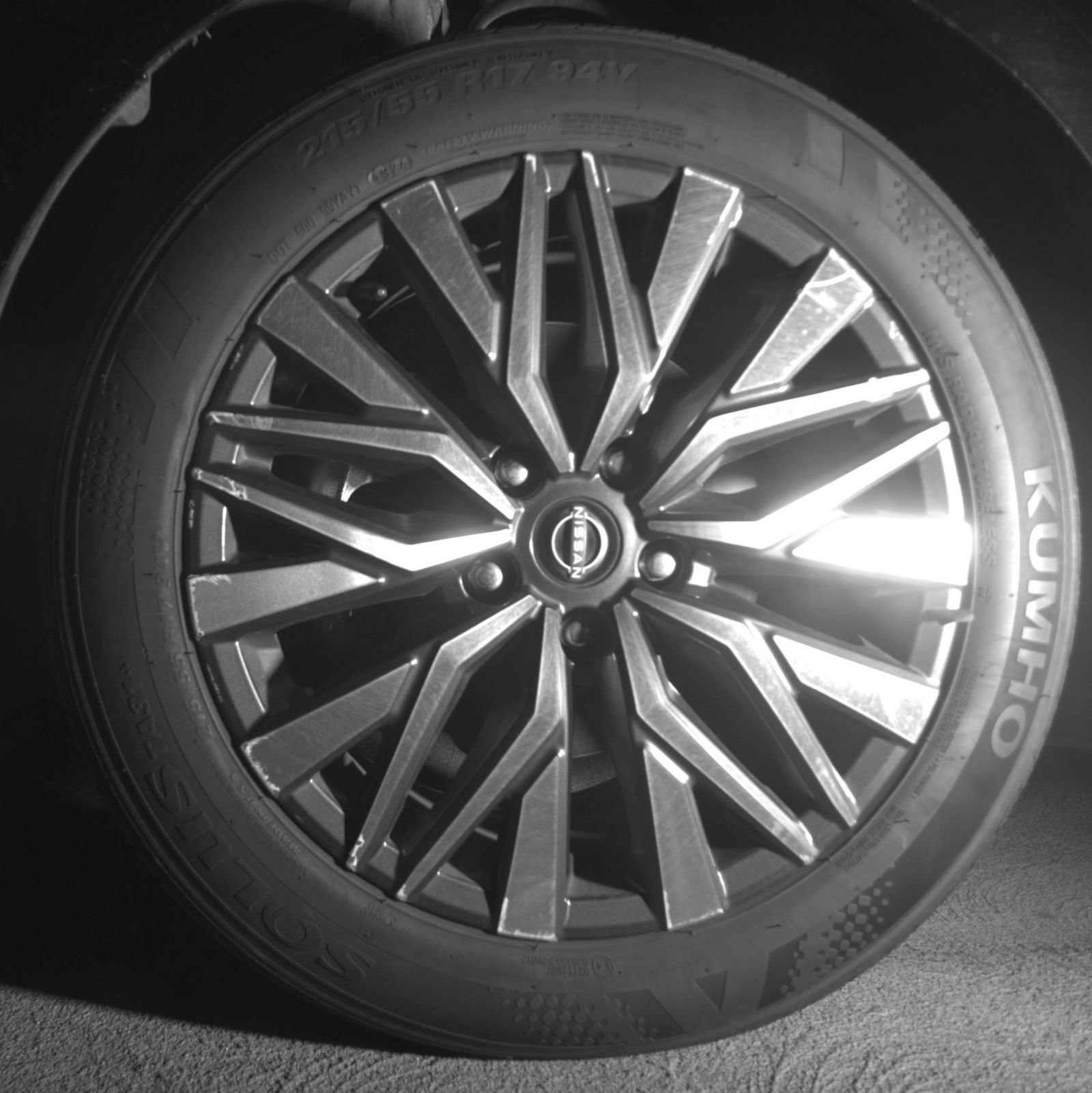 Used 2025 Nissan Altima 2.5 SV FWD image 14