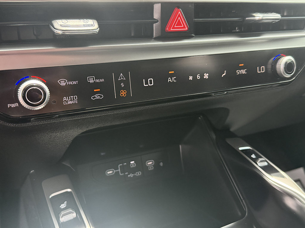 Used 2025 Kia Sorento S w/ Panoramic Sunroof Package FWD image 13