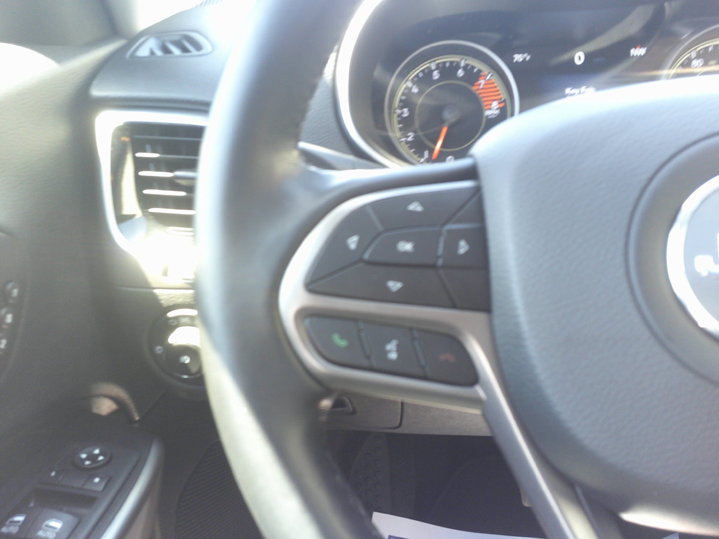 Used 2021 Jeep Cherokee Limited AWD/4WD image 25