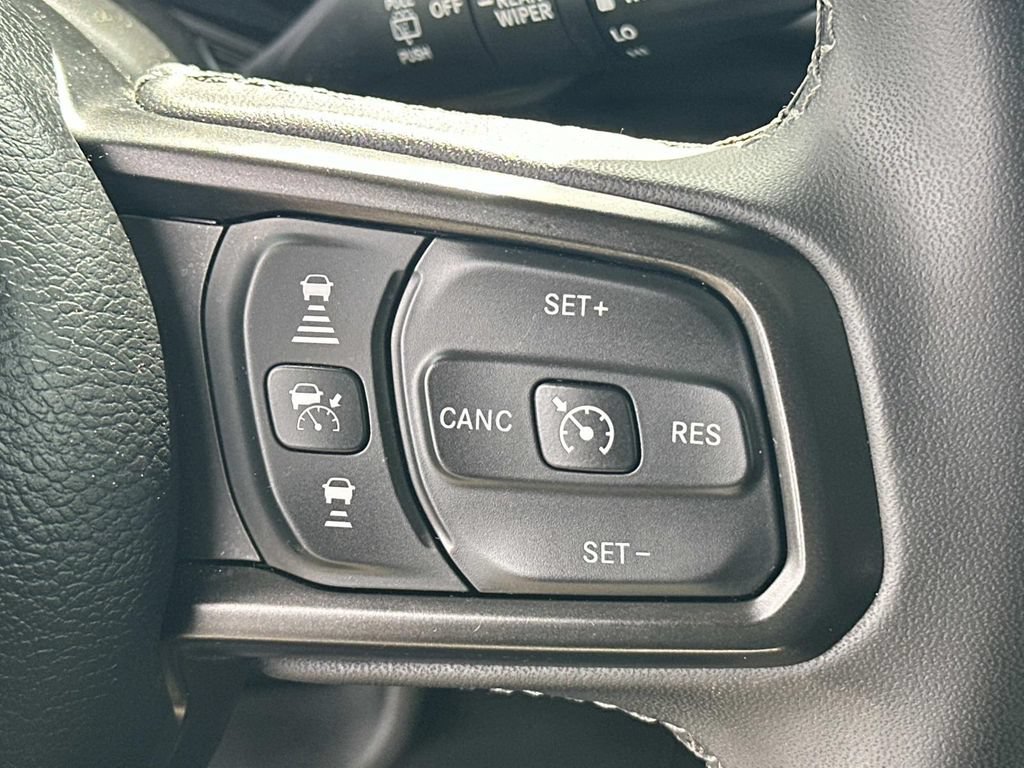 Used 2025 Jeep Wrangler Unlimited Rubicon w/ Convenience Group AWD/4WD image 25