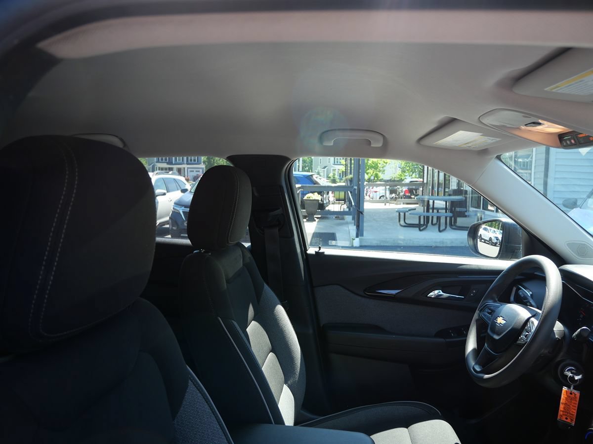 Used 2021 Chevrolet TrailBlazer LS FWD image 29