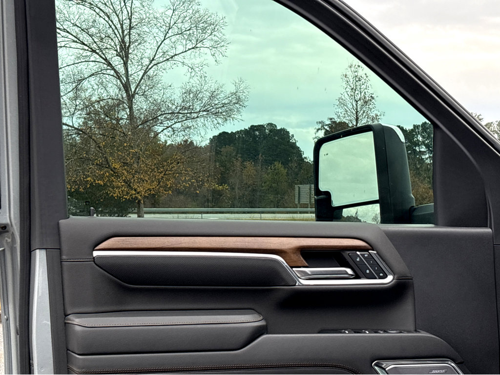 Used 2024 Chevrolet Silverado 2500 High Country w/ High Country Premium Package image 11