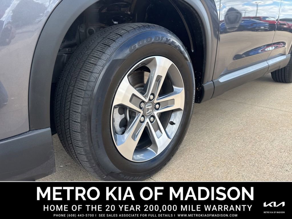 Used 2025 Honda Pilot EX-L image 9
