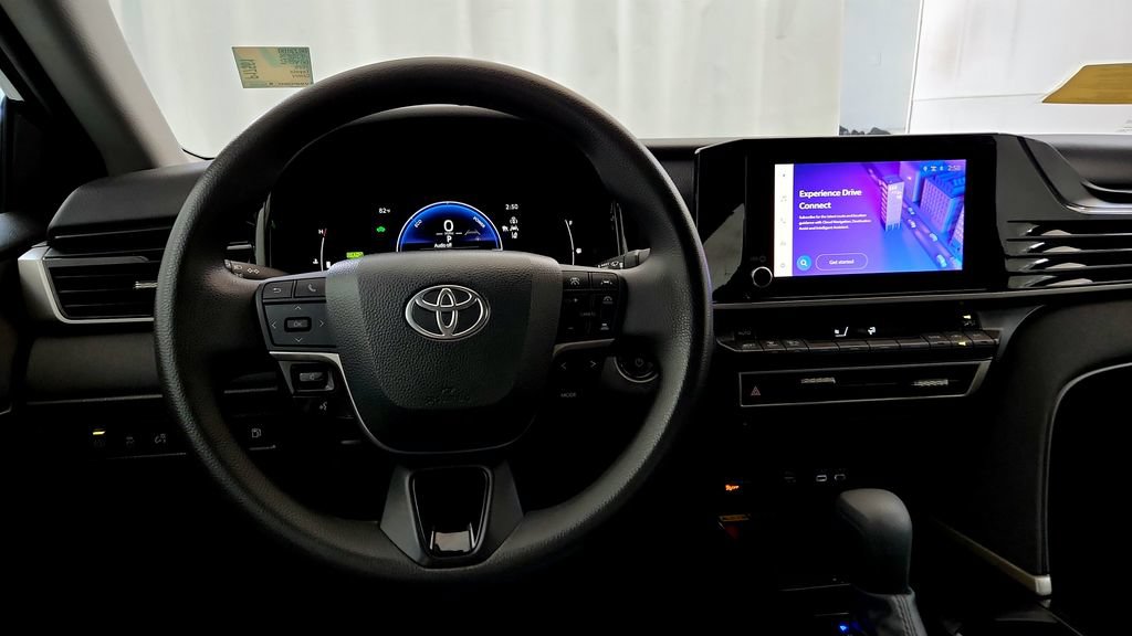 Used 2025 Toyota Camry LE FWD image 27