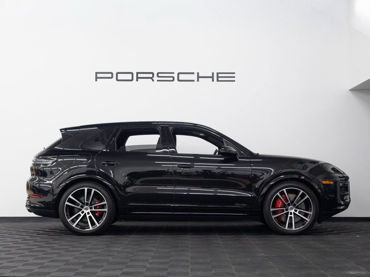 New 2025 Porsche Cayenne Turbo image 7