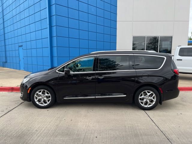 Used 2019 Chrysler Pacifica Touring-L Plus w/ Advanced Safetytec Group image 10