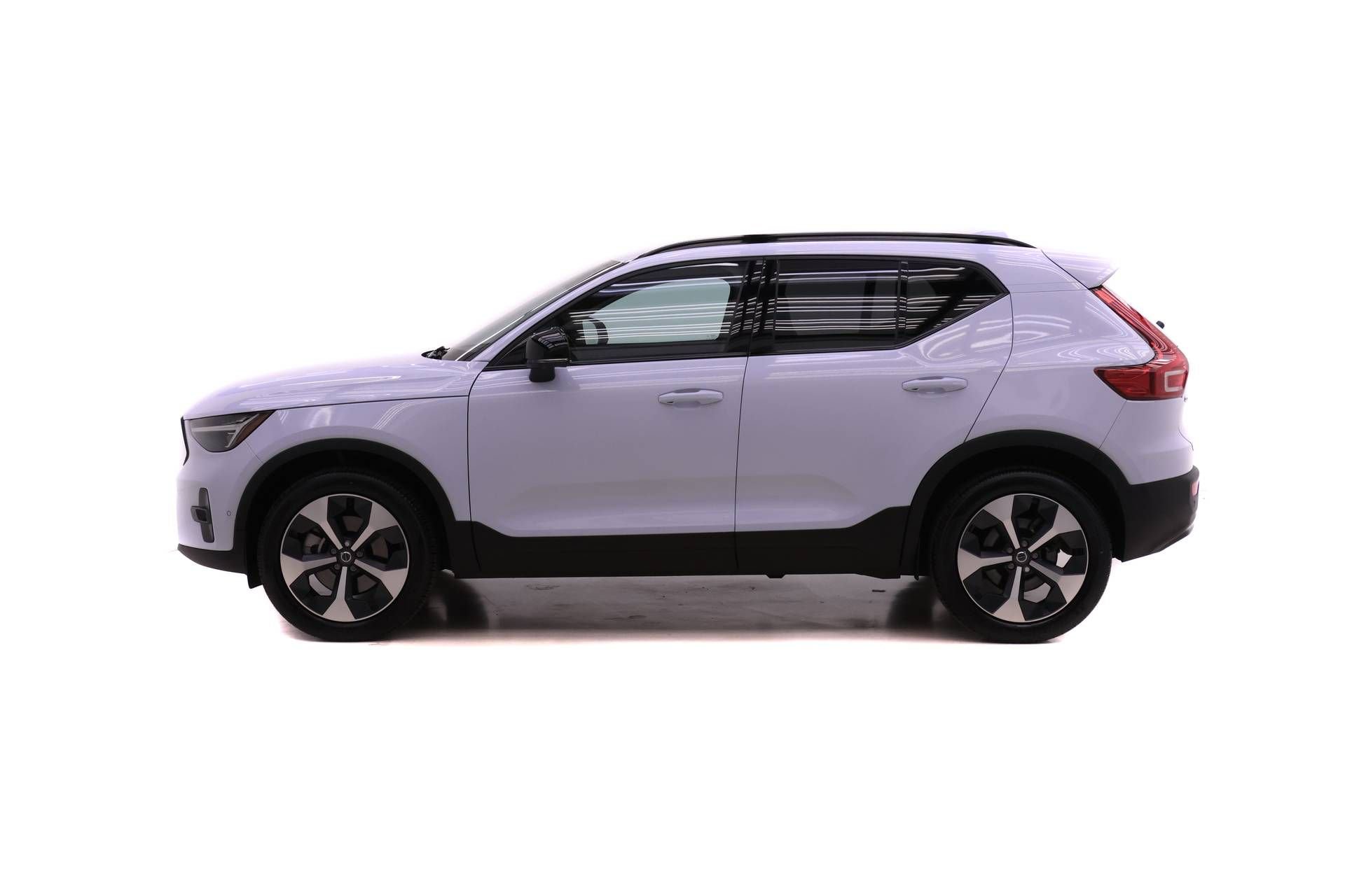 New 2026 Volvo XC40 B5 Plus AWD/4WD image 3