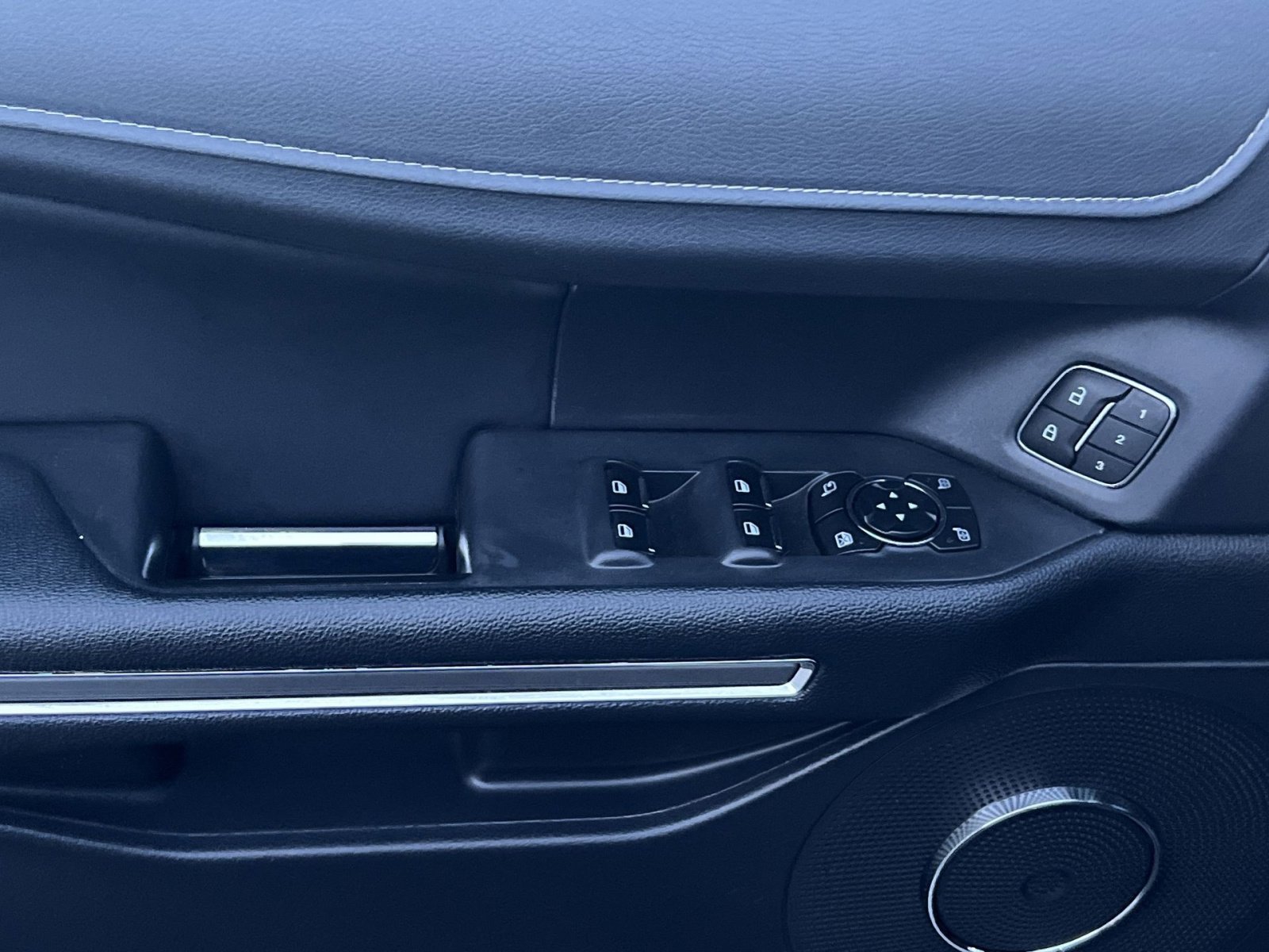 Used 2024 Ford Expedition XLT image 15