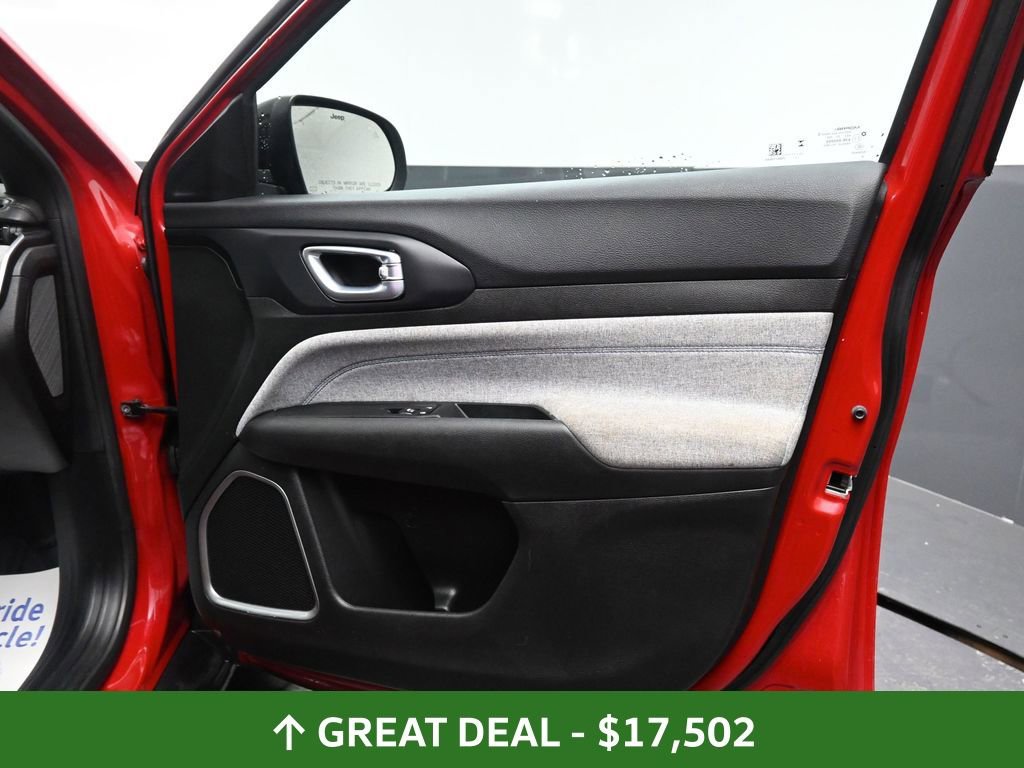 Used 2023 Jeep Compass Sport image 20