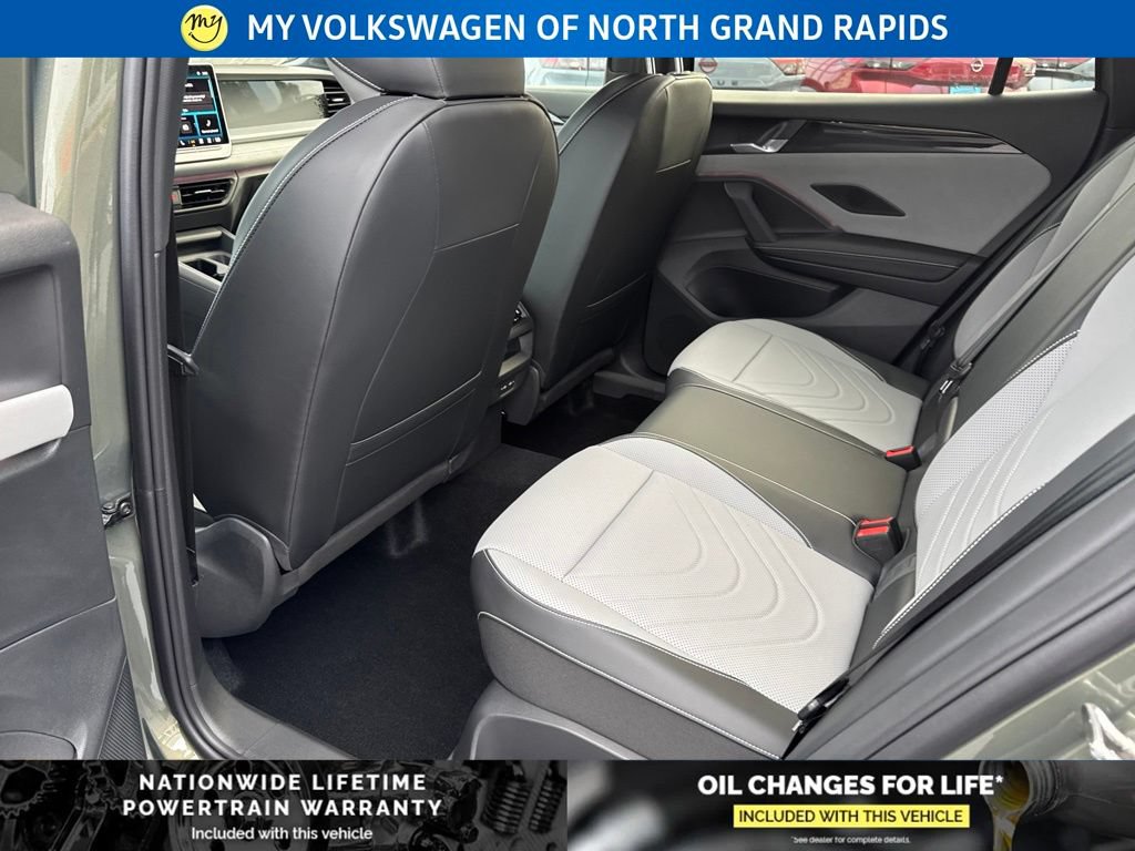 New 2026 Volkswagen Tiguan SE R-Line AWD/4WD image 17