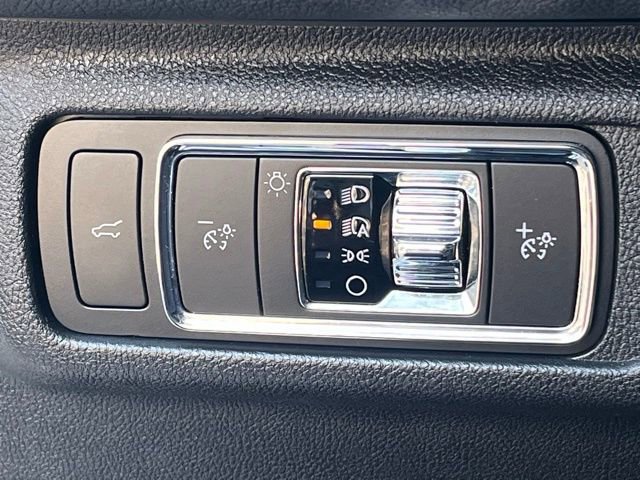 Used 2022 Lincoln Corsair AWD w/ Equipment Group 101A image 21