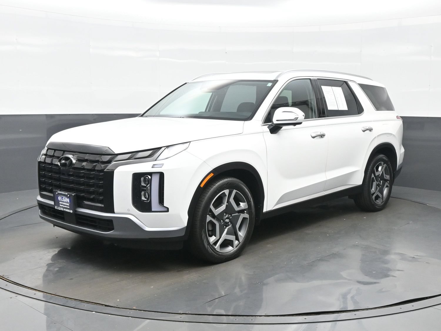 Certified 2023 Hyundai Palisade Limited AWD/4WD image 2