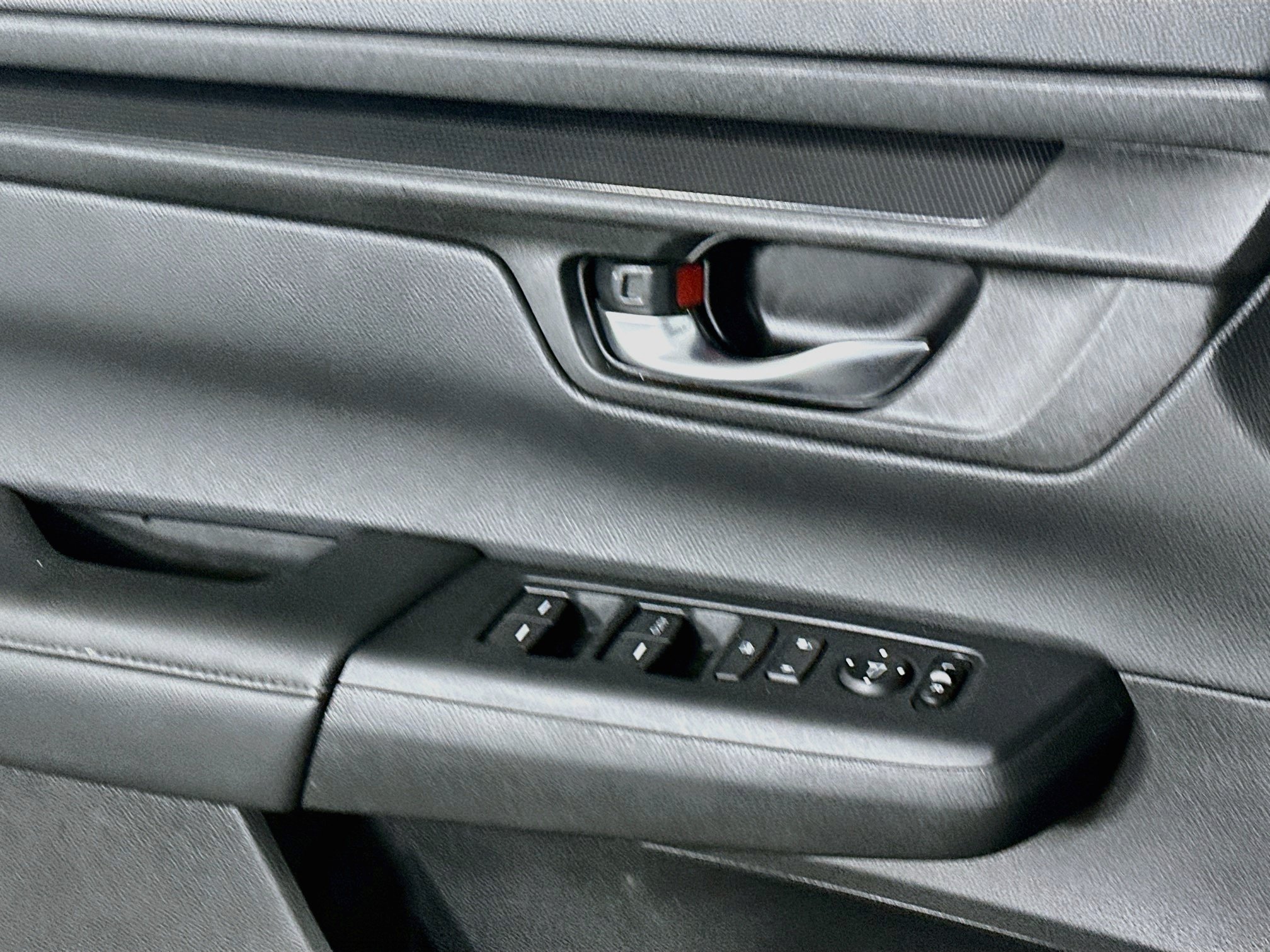 Used 2025 Honda CR-V LX image 15