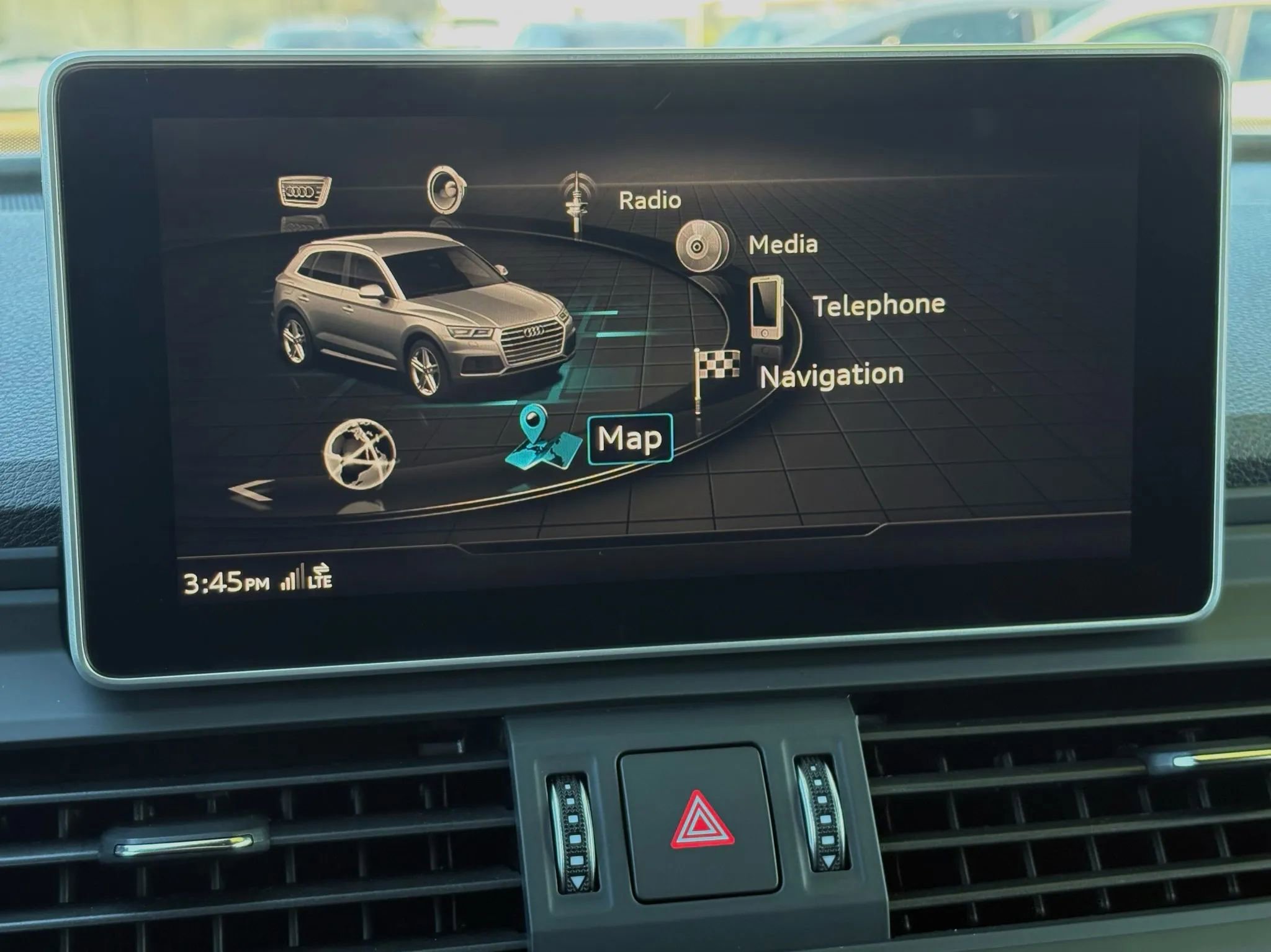 Used 2019 Audi SQ5 Premium Plus w/ Premium Plus Package image 18