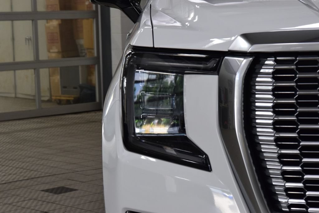 Used 2024 GMC Yukon XL Denali AWD/4WD image 12