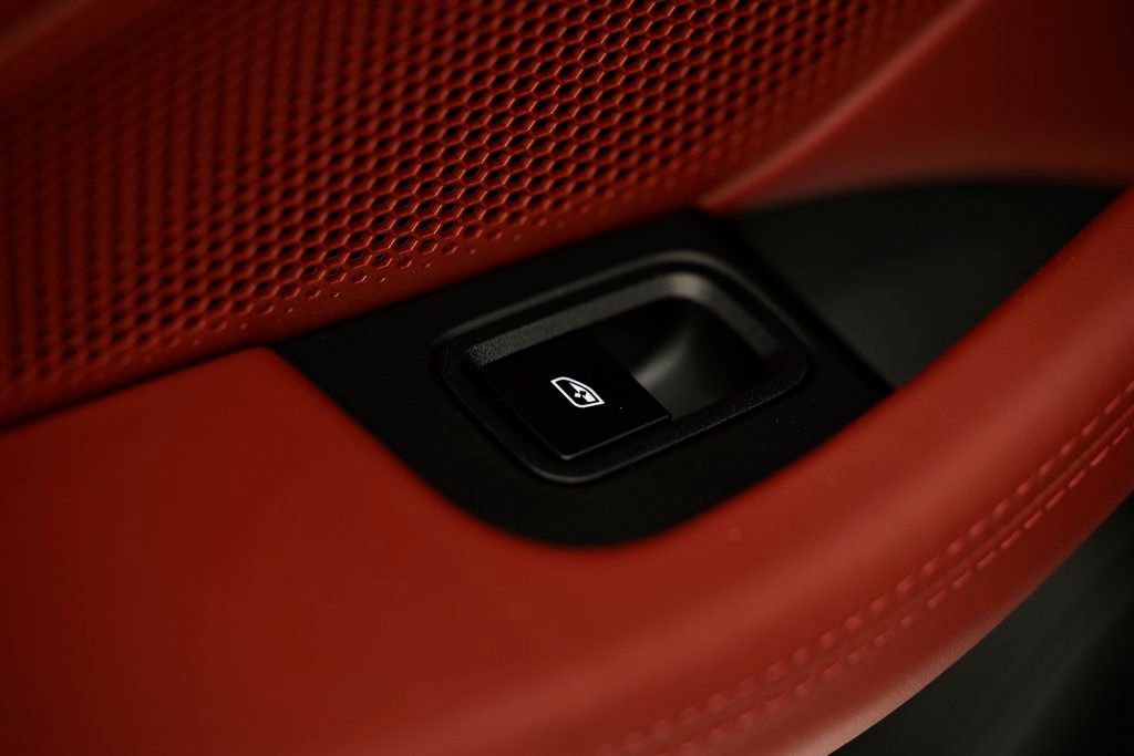 New 2026 Porsche Macan Electric image 27